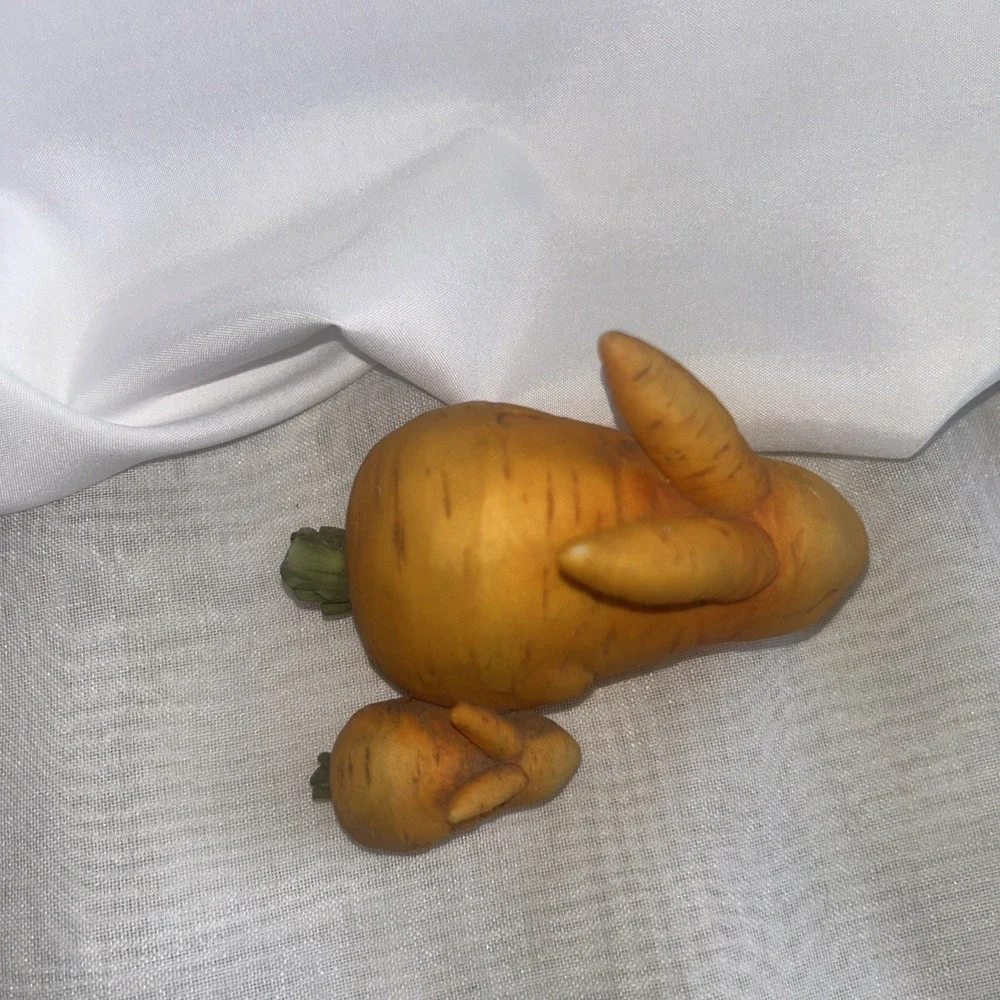 Home Grown by‎ Enesco #4006816 Carrot Rabbits Figurine Collectible Vintage 2006